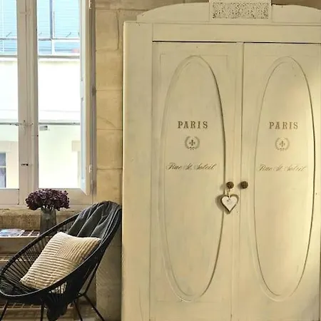 Charming Apartment *